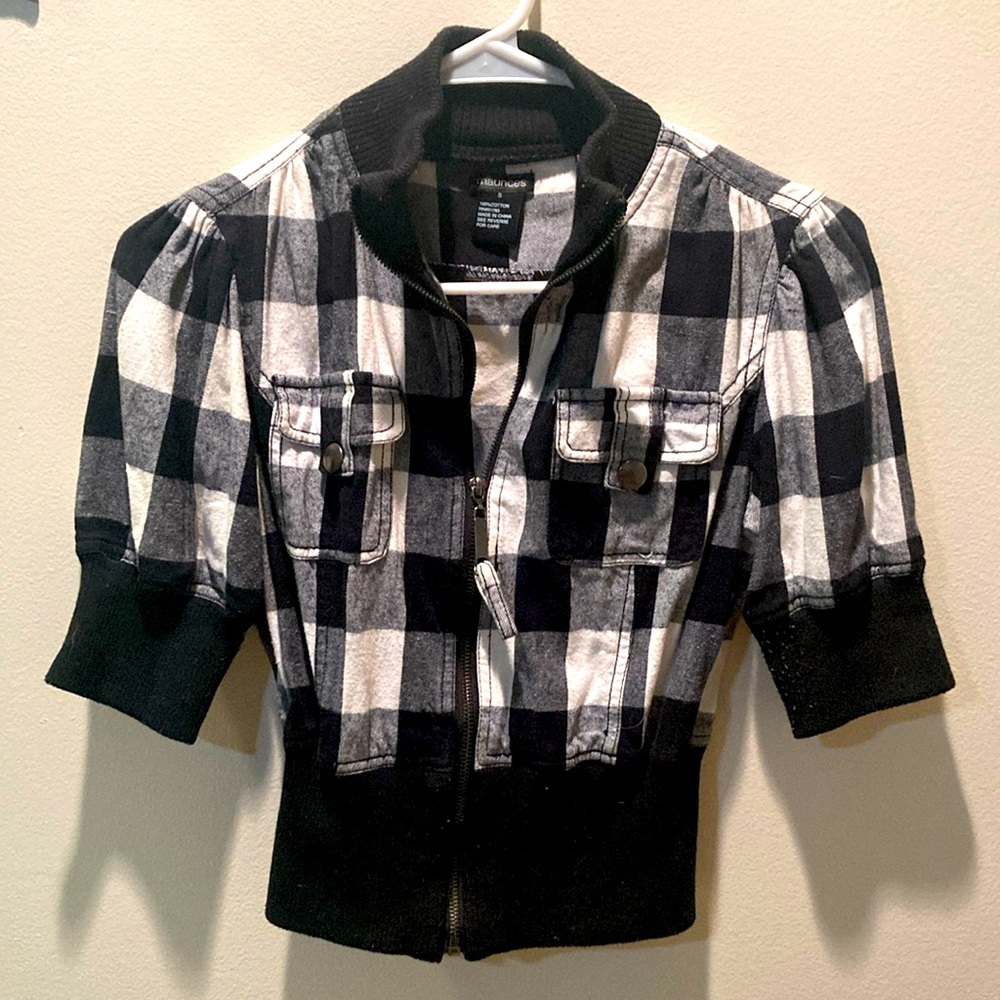 Black and white plaid mid drift zip up shirt.